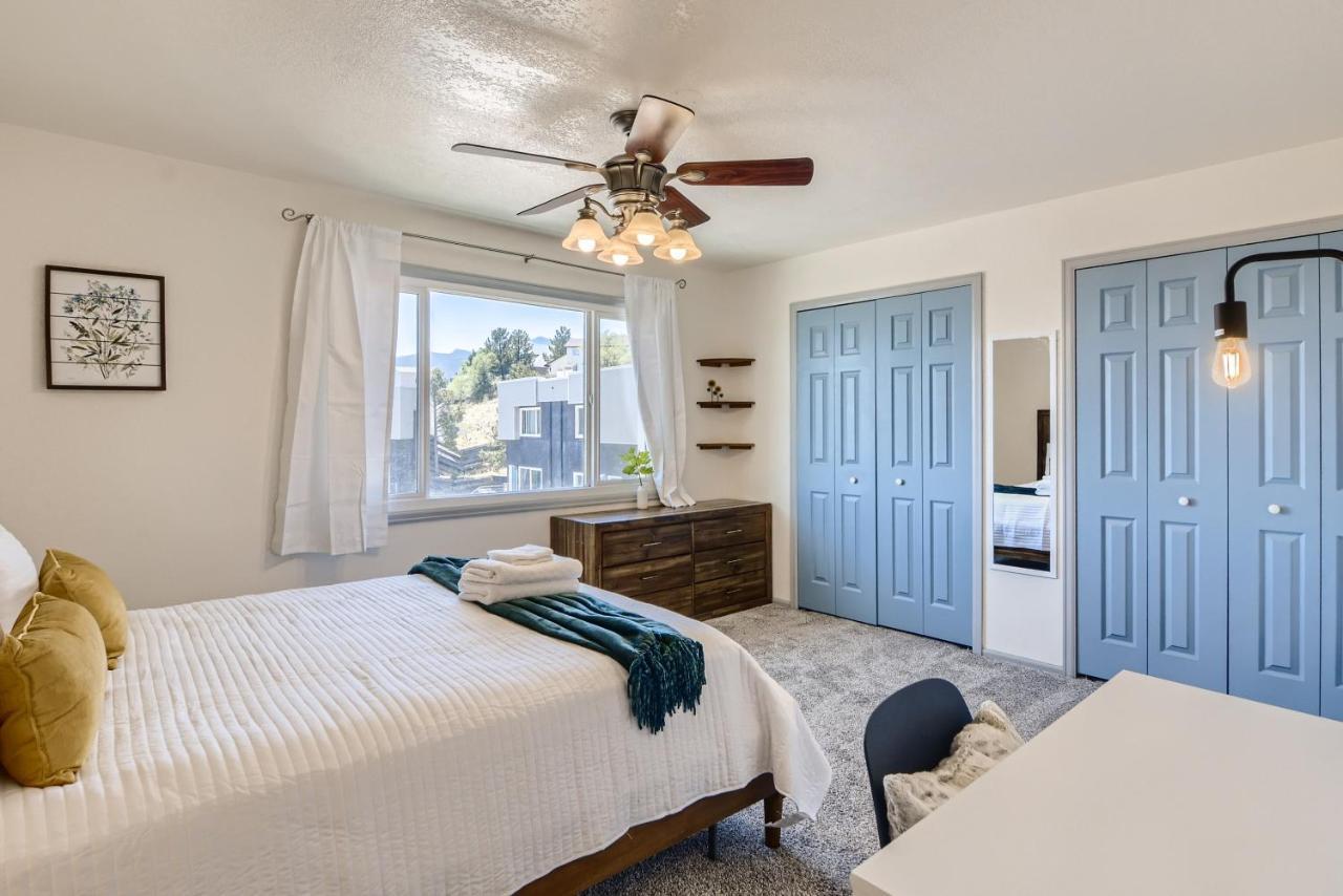Rare Find Modern Townhome In The Heart Of Old Colorado City Colorado Springs Bagian luar foto