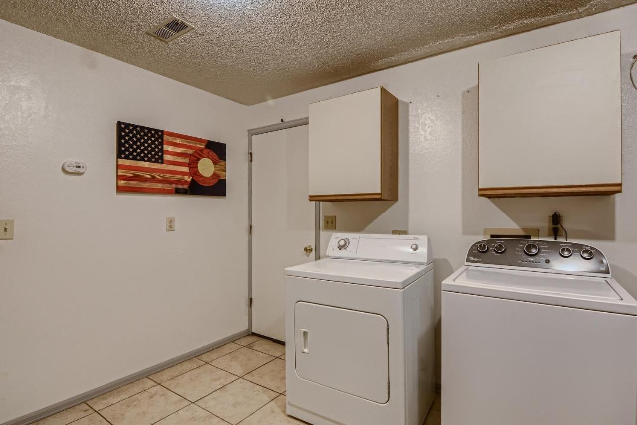 Rare Find Modern Townhome In The Heart Of Old Colorado City Colorado Springs Bagian luar foto
