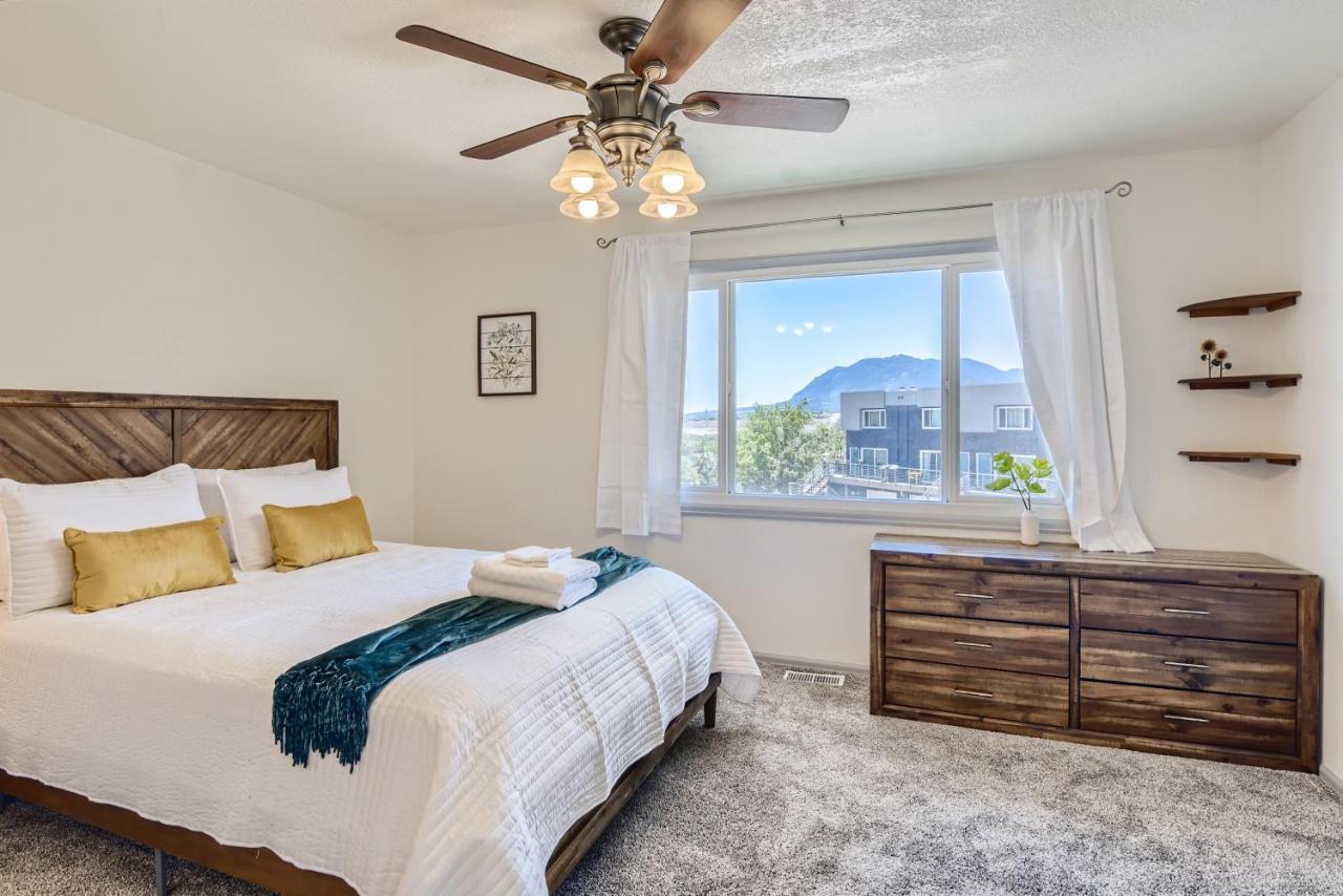 Rare Find Modern Townhome In The Heart Of Old Colorado City Colorado Springs Bagian luar foto