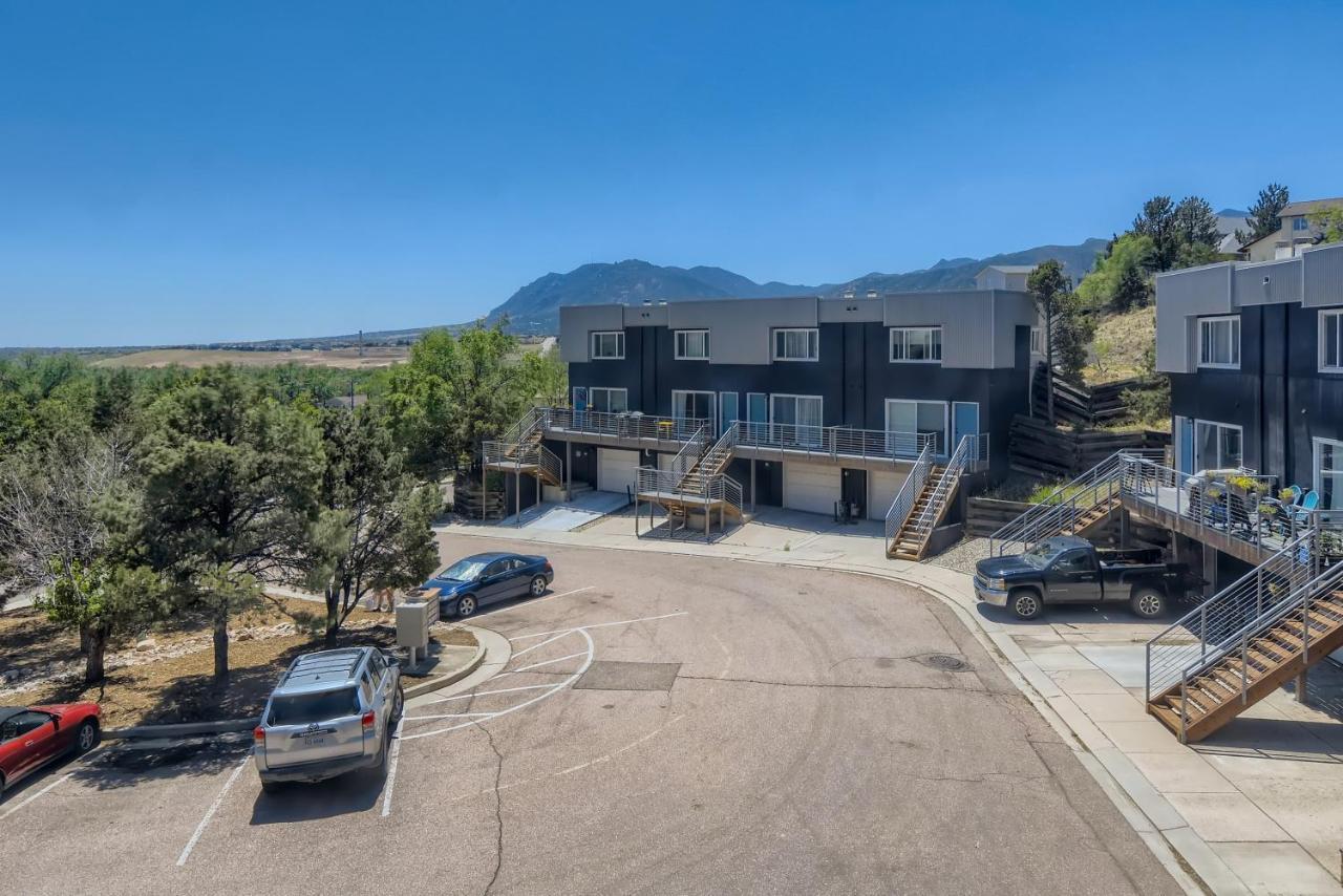 Rare Find Modern Townhome In The Heart Of Old Colorado City Colorado Springs Bagian luar foto